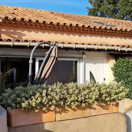 Holiday home Charmante Maison A 4min De Du Debarquement *